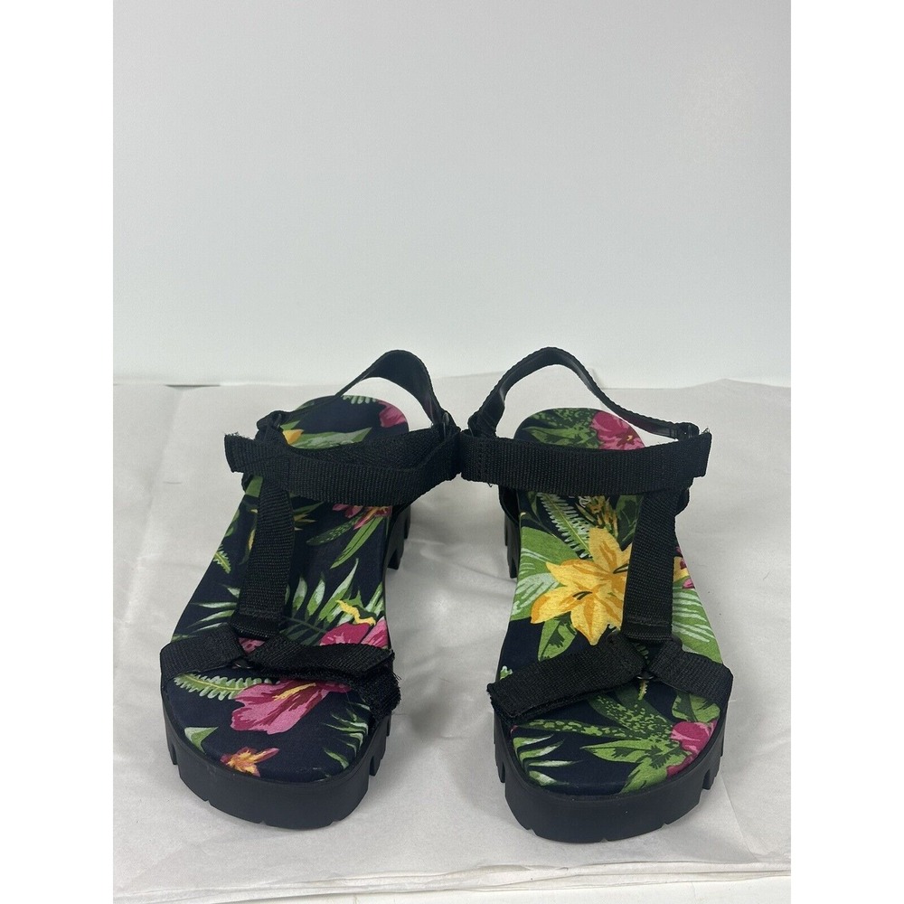 charles by Charles David Women's Zambo Floral Sport‎ Sandals 7.5